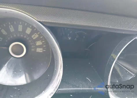 2014 Ford Mustang V6 z USA, uszkodzony, nr VIN 1ZVBP8AM6E5282057